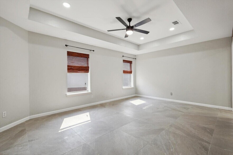 Building Photo - 6043 Fieldstone Dr