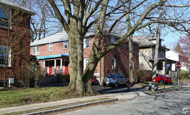Primary Photo - 61-71 Fuller St