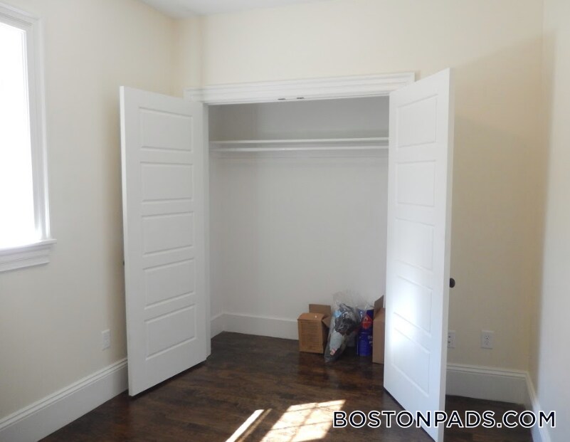 Building Photo - 29 Commonwealth Terrace