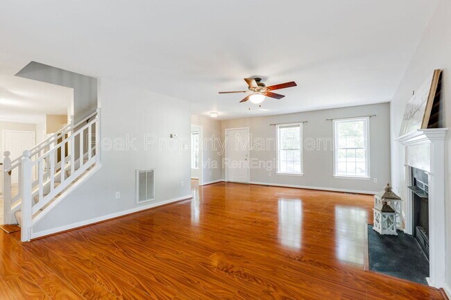 Building Photo - 5200 Parrish Creek Dr