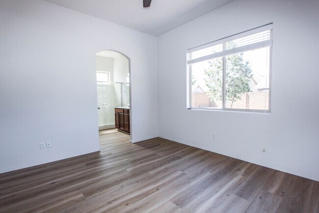 Building Photo - Three Bedroom Granville Home