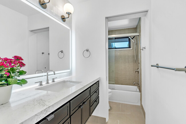 Building Photo - 14692 Ranch Trail Dr
