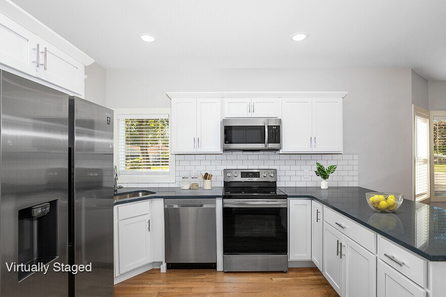 Primary Photo - 1100 Davis Ave NW