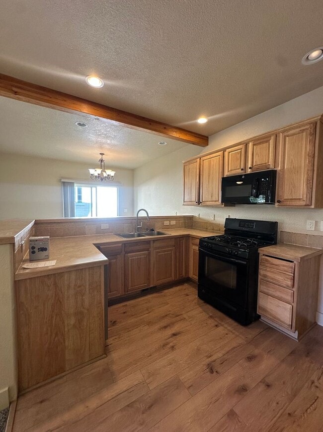Building Photo - Charming 3 Bedroom home near Old Mill!