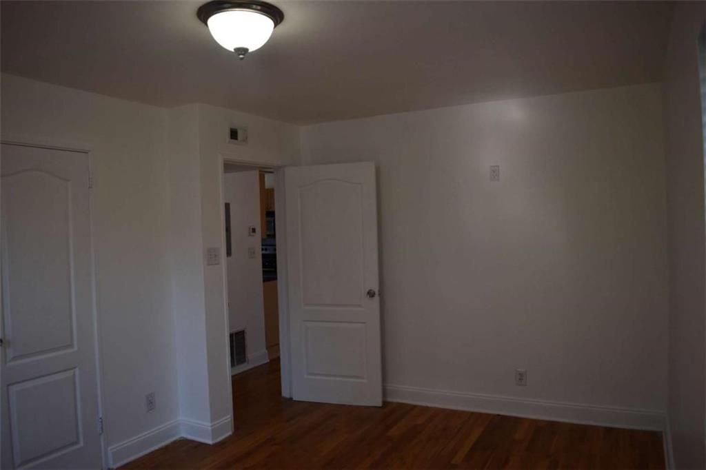 Building Photo - 24 Daniel St SE