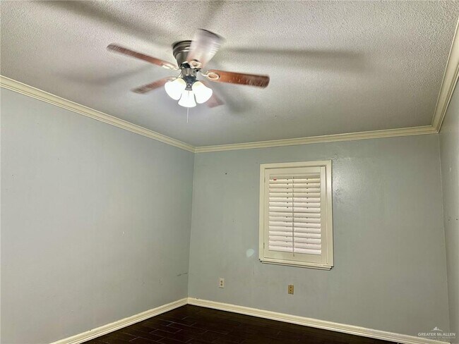 Building Photo - 45 Redbud Ave