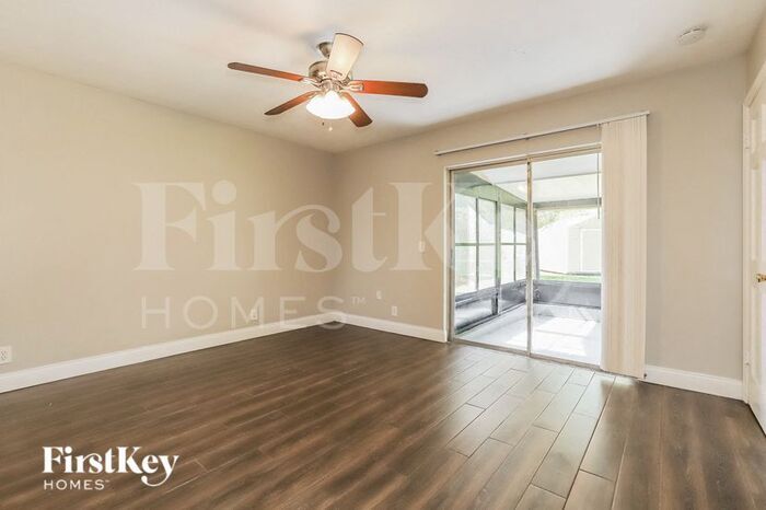 Building Photo - 1005 Greenbriar Dr