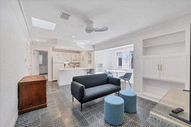 Building Photo - 1508 Marshall Ln