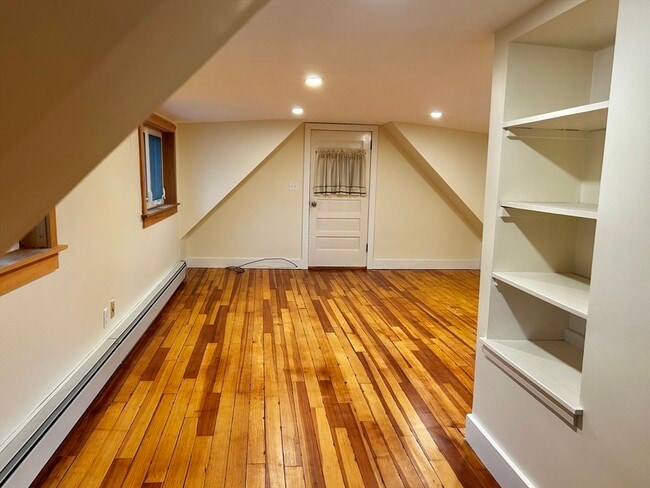 Building Photo - 46 Elm St