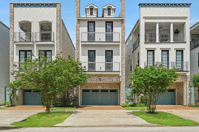 Building Photo - 523 W 25th St