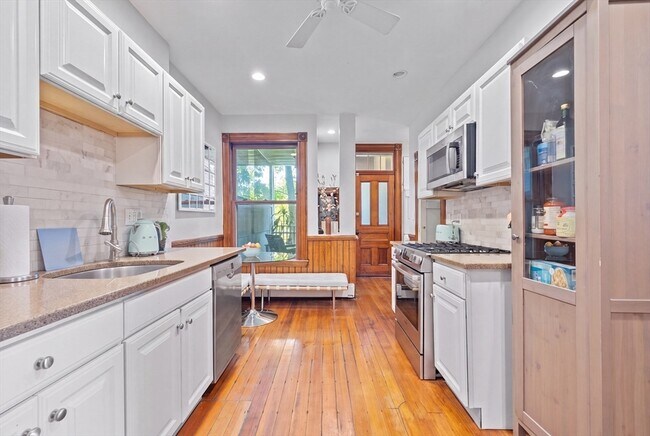 Building Photo - 20 Mellen St