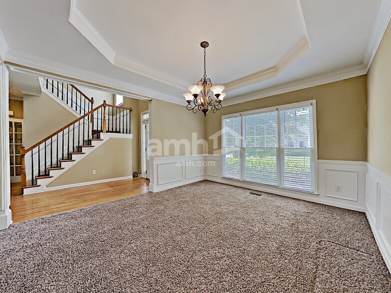 Building Photo - 1758 Crossvale Dr