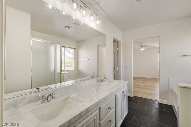 Building Photo - 10808 Wallflower Ave