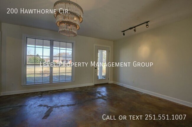 Building Photo - 200 Hawthorne Cir