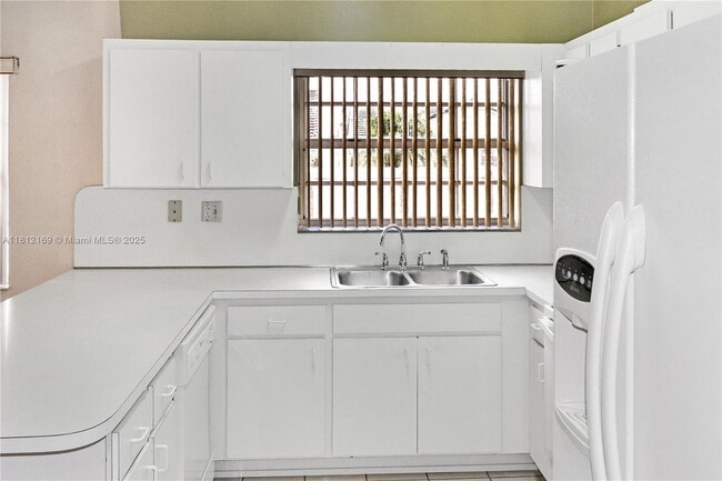 Building Photo - 1200 SW 142nd Ave