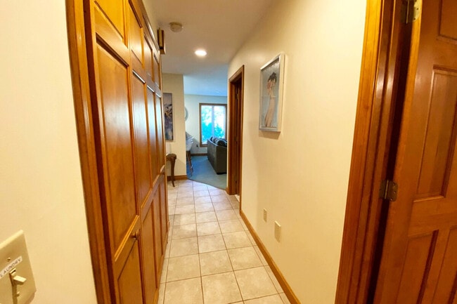 Building Photo - 66 Paquette Dr