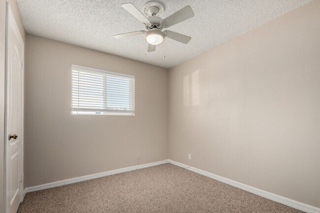 Building Photo - 3-Bedroom, 2-Bath Home with Spacious Backy...