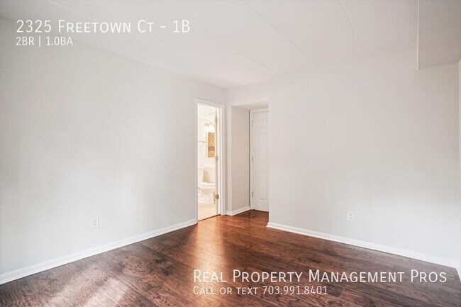 Building Photo - 2325 Freetown Ct