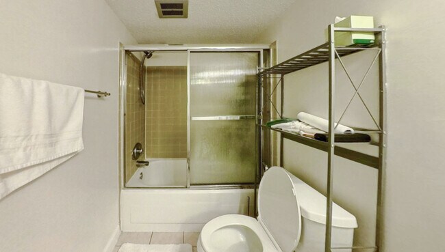 Building Photo - 1530 Moorings Dr