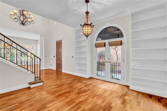 Building Photo - 9005 Opus Dr