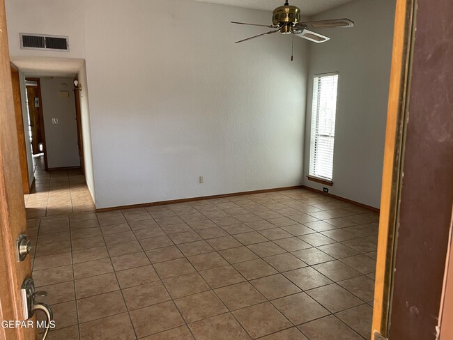 Building Photo - 710 N Resler Dr