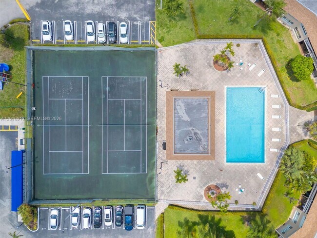 Building Photo - 7400 Miami Lakes Dr