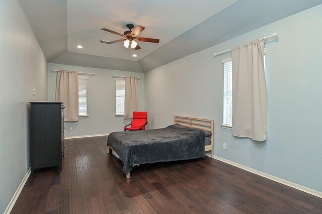 Building Photo - 4704 High Creek Ct
