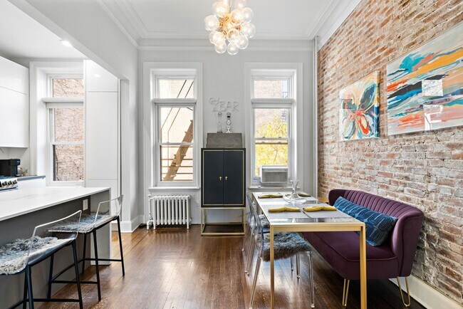 Building Photo - 937 Washington St