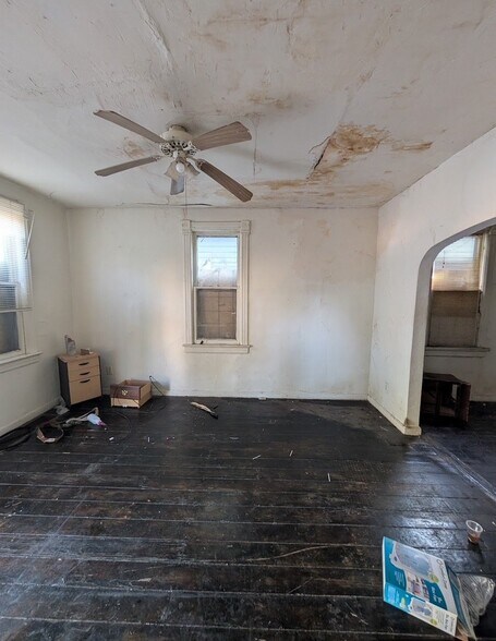 Building Photo - 1521 S Westmoreland Ave