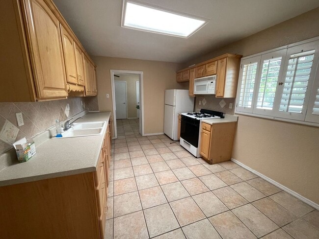 Building Photo - COMPETITIVELY PRICED NORTHEAST HOME