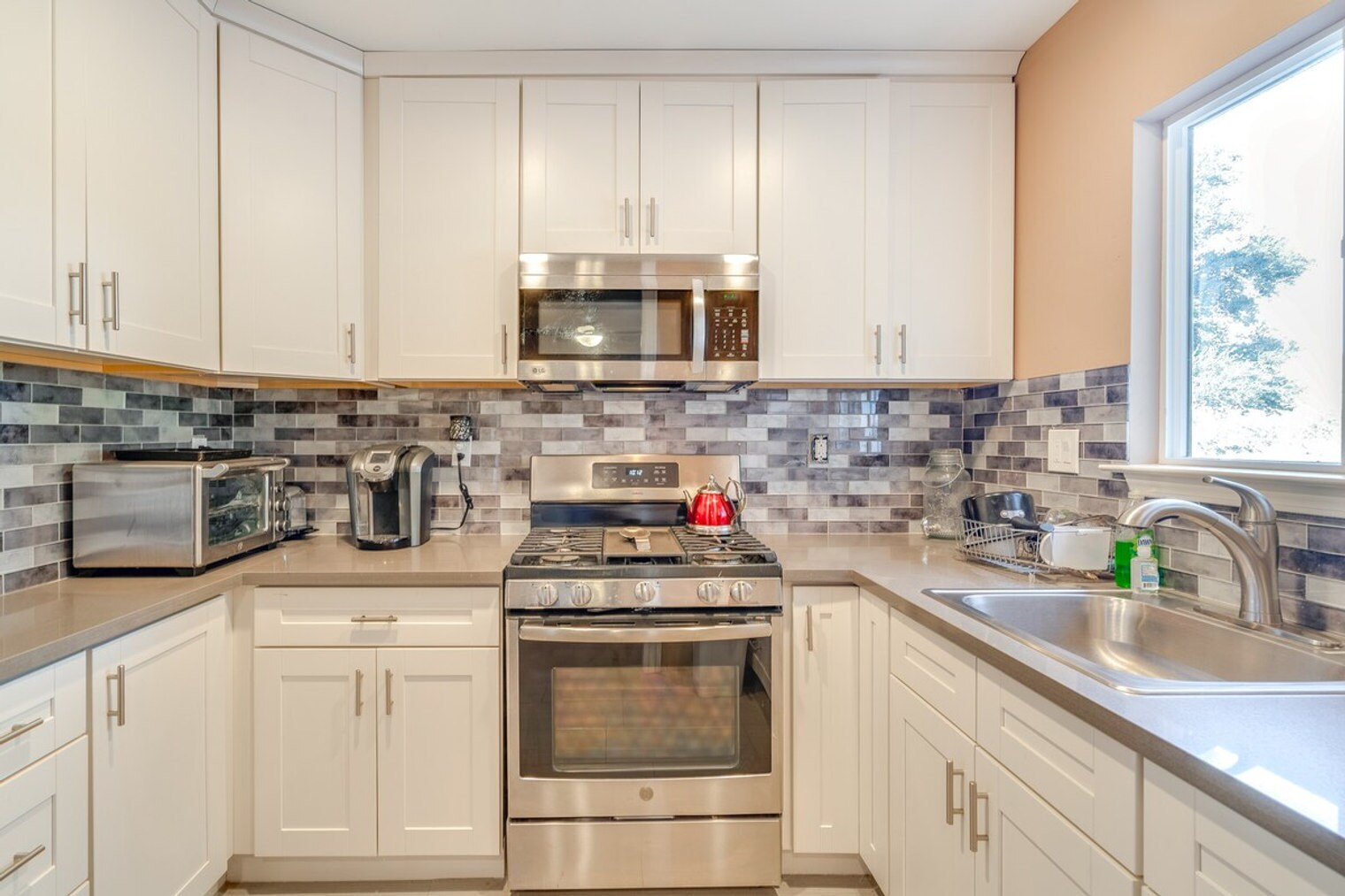 Building Photo - 10000 Monterey Rd