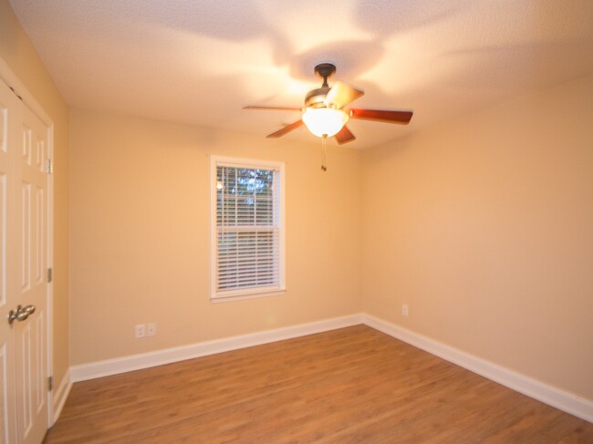 Building Photo - 3 bedroom home in Ardmore!