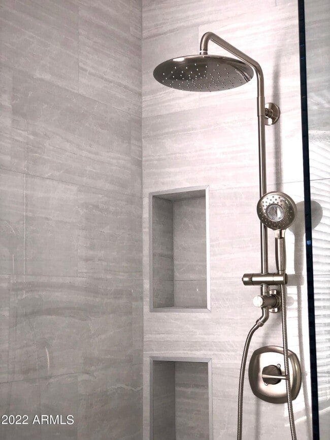 Building Photo - 7725 E Journey Ln