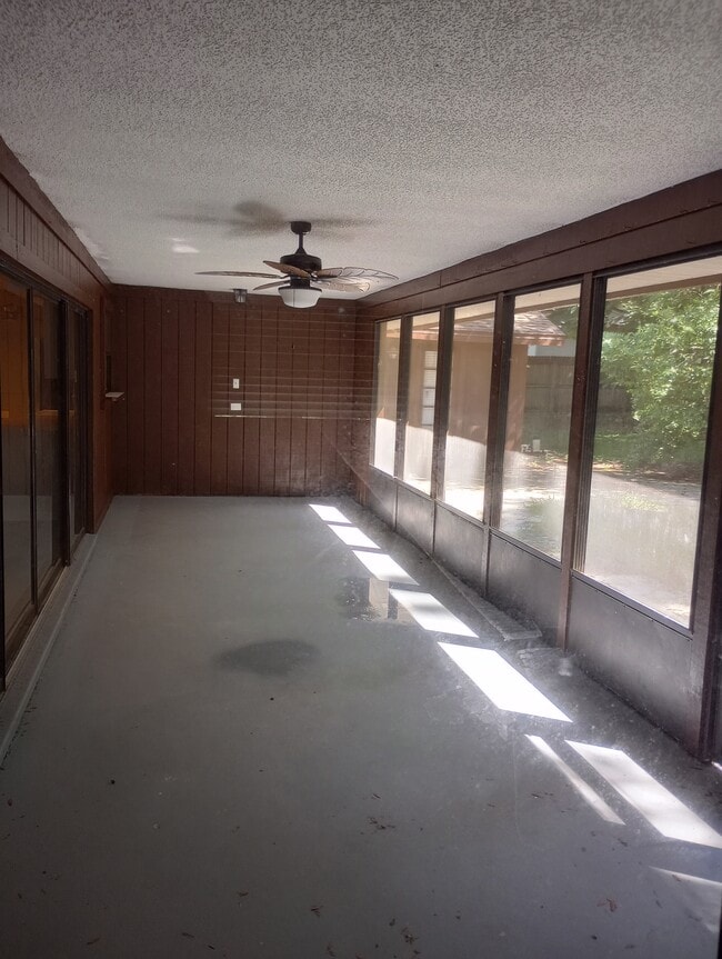 Patio Enclosed - 2063 Penncrest Ct