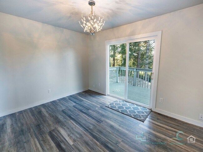 Building Photo - Spacious Single Family Home in Seaside!!!