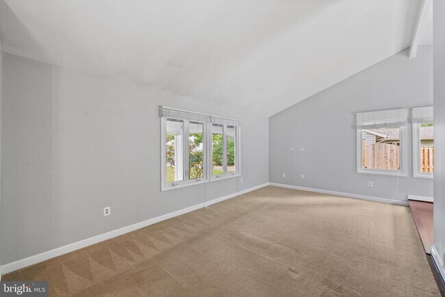 Building Photo - 126 Hopeland Ln