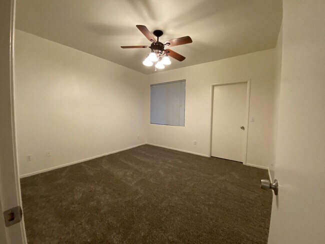 Building Photo - Great 2 Bedroom Condo!