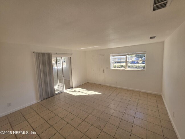 Building Photo - 1938 Leon Rd