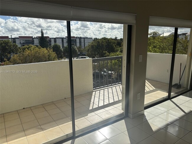 Building Photo - 5800 SW 127th Ave