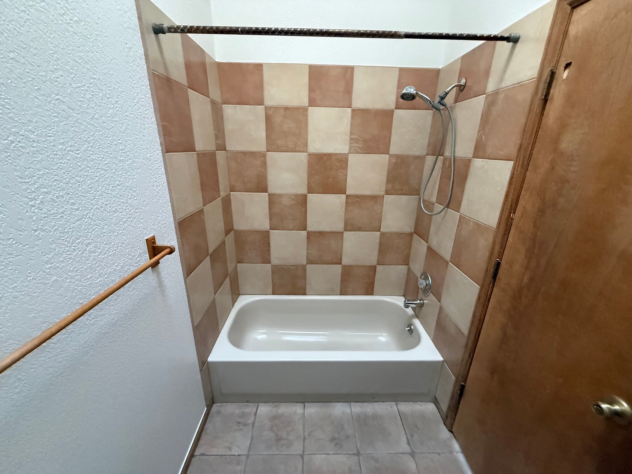 Master Bath - 6734 Yarrow St