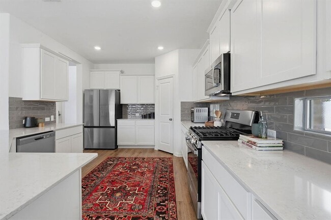 Building Photo - 209 Zamora Xing