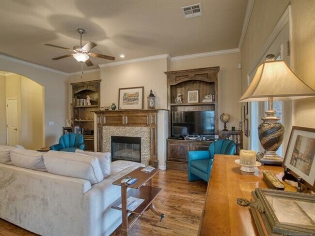 Building Photo - 10724 Masters Cir
