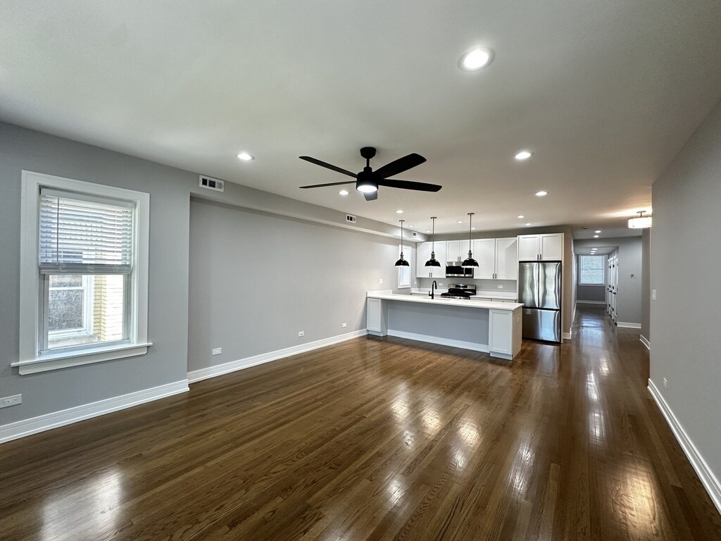 Building Photo - 2639 W Carmen Ave