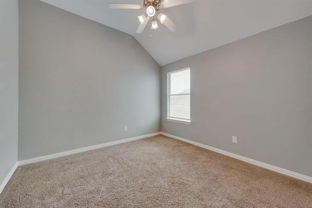 Building Photo - 2640 Lake Ridge Dr