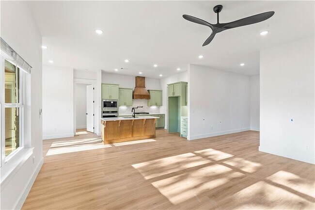 Building Photo - 2 Kolman Ln