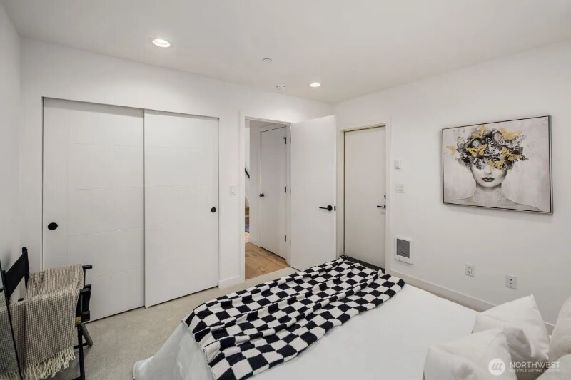 Building Photo - 528 N 72nd St