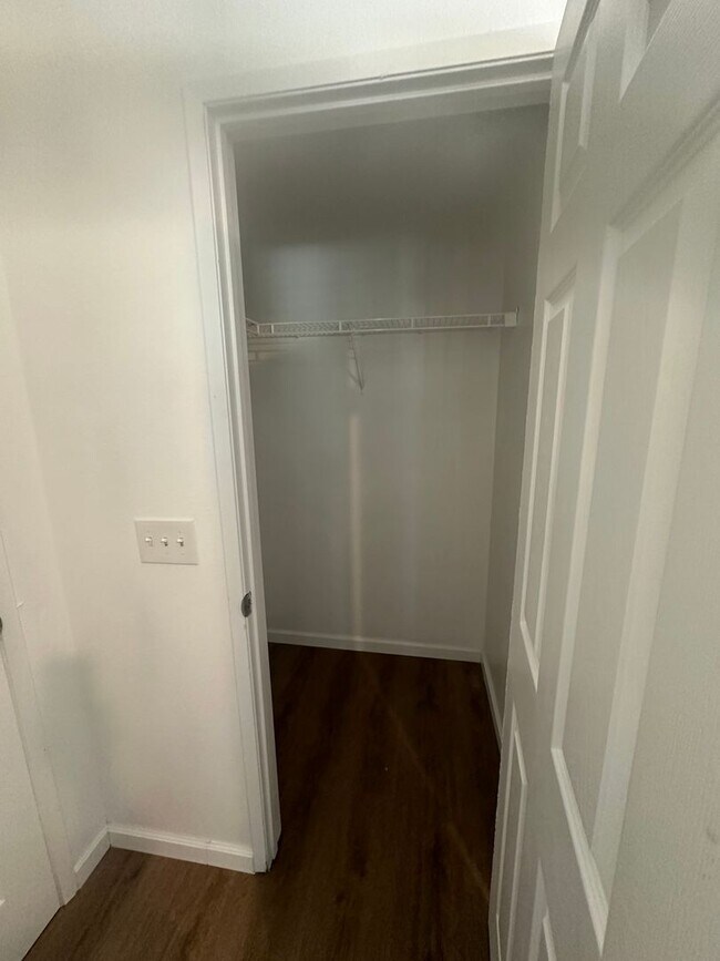 Building Photo - Spacious 4-Bedroom Home with Office, 3 Full Baths, and Modern Amenities