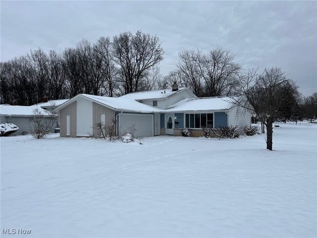 Building Photo - 8671 Ashwood Dr