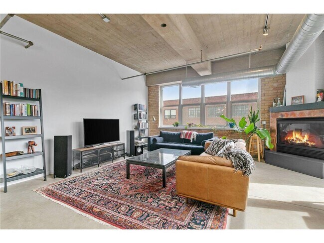 Building Photo - 901 N 3rd St