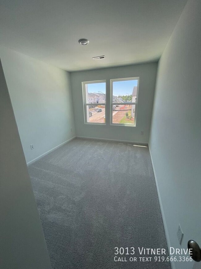 Building Photo - 3013 Vitner Dr